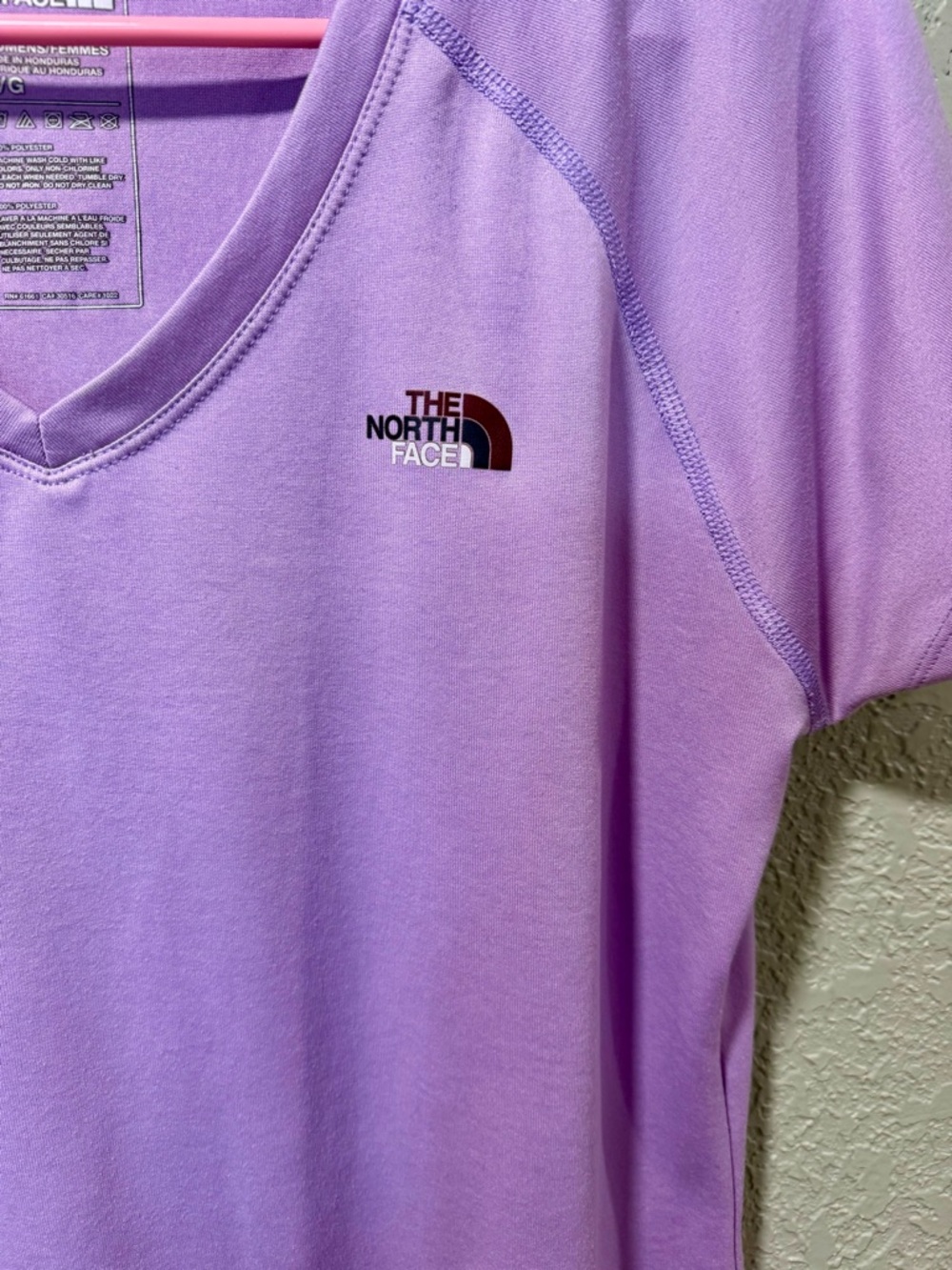 The North Face Women's Lavender V-Neck Short Sleeve Tee L - Picture 3 of 4